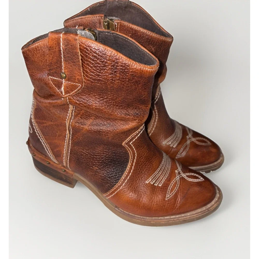 Sundance Etta ~ Brown Leather Jo Western Festival Booties Boots Zip ~ Size 39